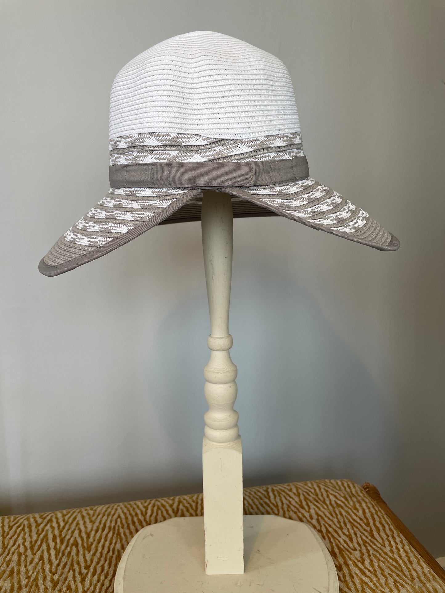 A195-2710C - 4” Brim Backless Hat - Grey