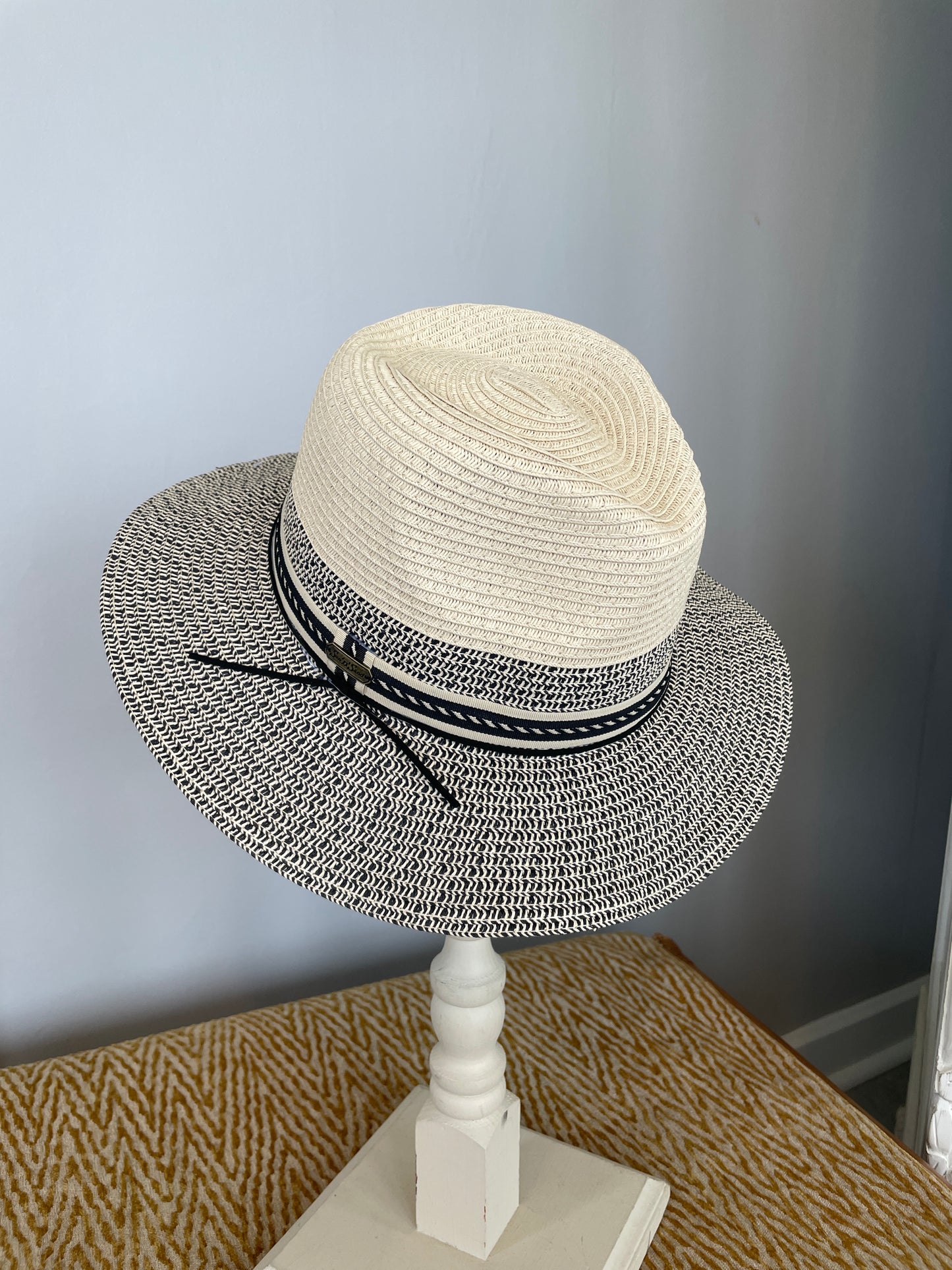 A195-2925A- 3” Brim Safari Hat - Natural