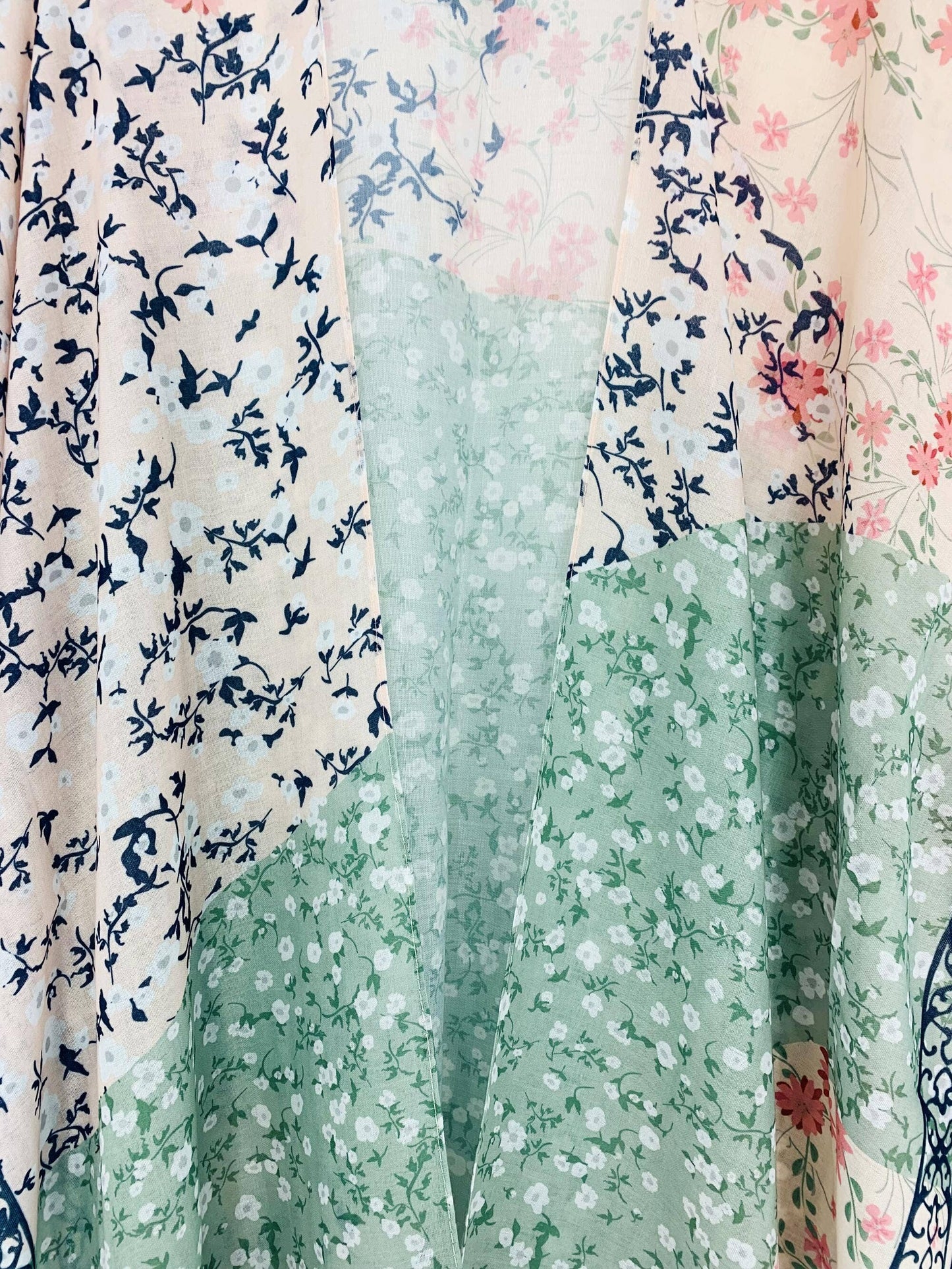 J450 - Daisy Patchwork Kimono