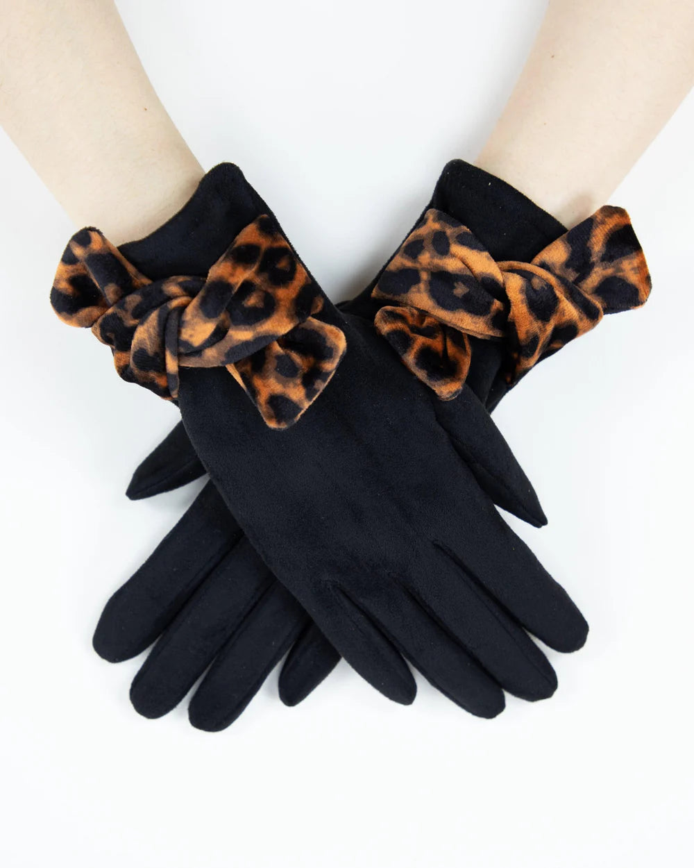 Black Gloves Leopard Knot