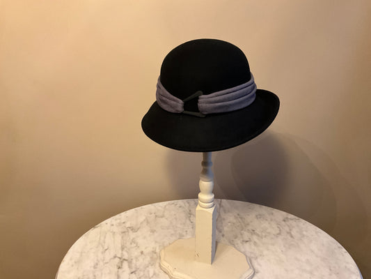 A195-AD1292A Black Cloche Hat